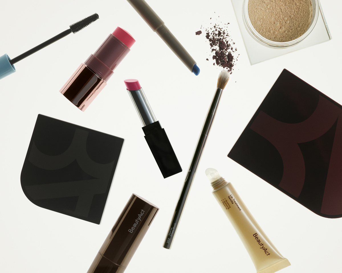 LUNDLUND : Kicks Beauty Act