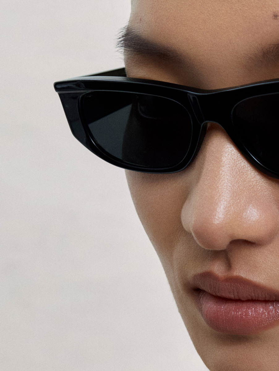 LUNDLUND : Oliver Peoples